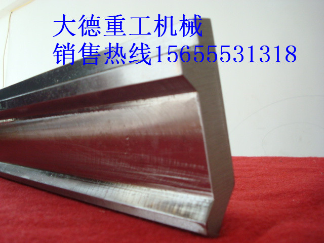 30噸折彎?rùn)C(jī)模具廠家、生產(chǎn)廠家