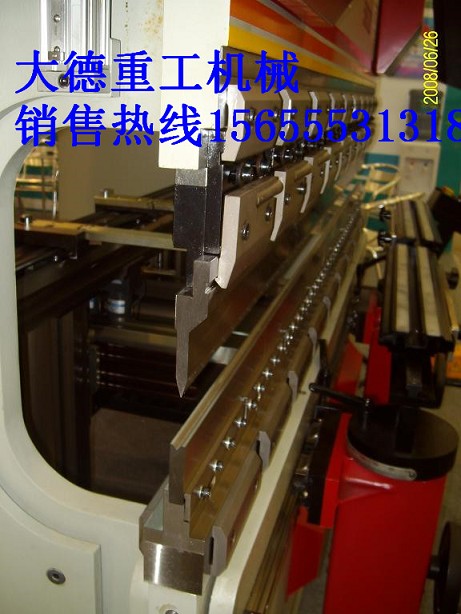 125噸折彎機(jī)模具、標(biāo)準(zhǔn)數(shù)控上下模具結(jié)構(gòu)圖